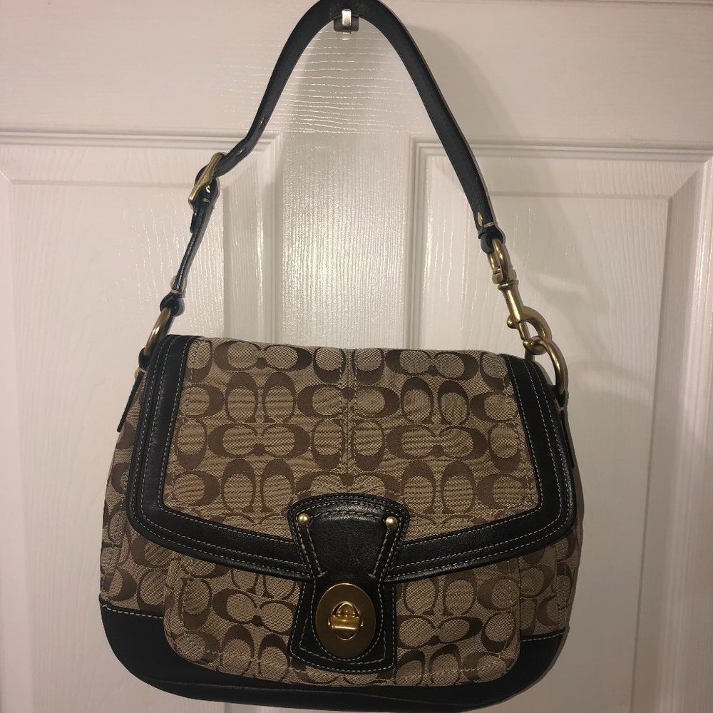 Coach Signature Canvas Shoulder bag